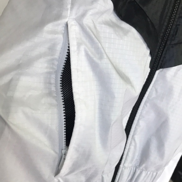 Nike Windbreaker - Picture 4 of 5